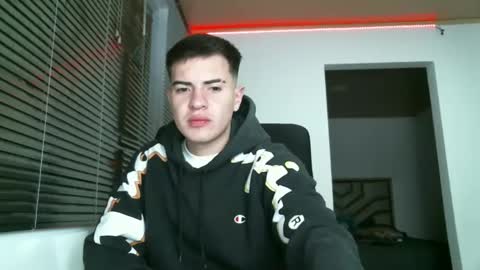 franccesco_699 online show from 02/04/25, 02:39