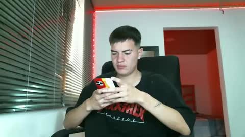franccesco_699 online show from 02/14/25, 03:58