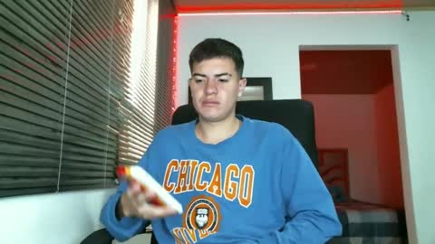 franccesco_699 online show from 02/21/25, 04:16