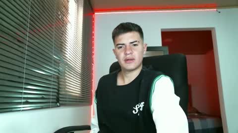 franccesco_699 online show from 02/22/25, 03:03