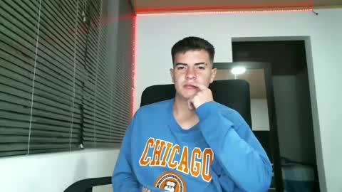 franccesco_699 online show from 02/22/25, 11:46