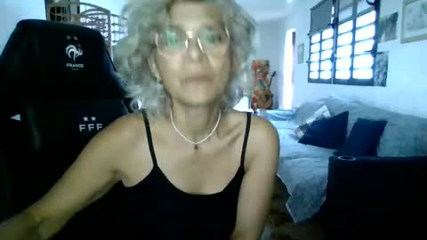 francelune online show from 01/17/25, 01:13
