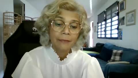 francelune online show from 01/22/25, 07:57