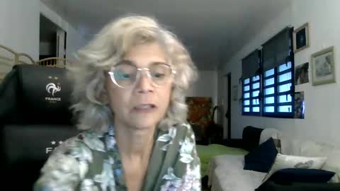 francelune online show from 01/29/25, 02:32