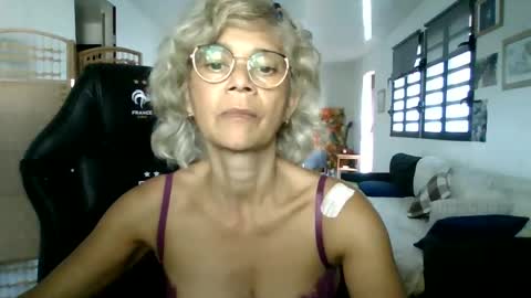francelune online show from 02/01/25, 01:41