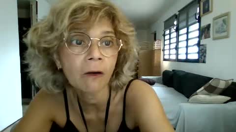 francelune online show from 02/21/25, 01:55