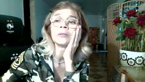 francelune online show from 09/11/25, 01:11