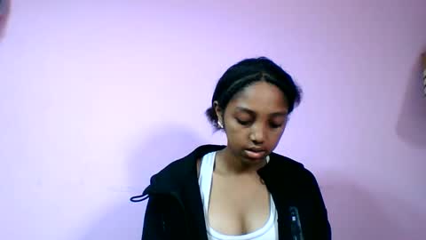 Snapshot of francia333068 chatting on 06/06/26, 05:28 francia333068 online show from 06/06/26, 05:28