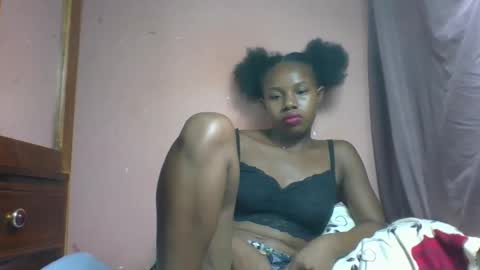 Snapshot of franciefrancie chatting on 03/06/25, 08:30 francilla online show from 03/06/25, 08:30