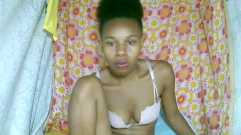 Snapshot of franciefrancie chatting on 11/03/25, 03:02 francilla online show from 11/03/25, 03:02