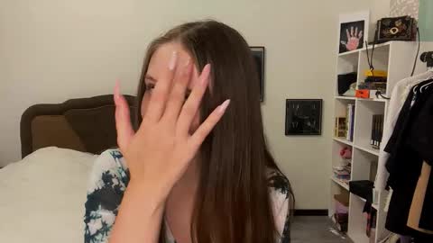 Snapshot of francinaporteus chatting on 09/28/25, 01:49 Francis online show from 09/28/25, 01:49