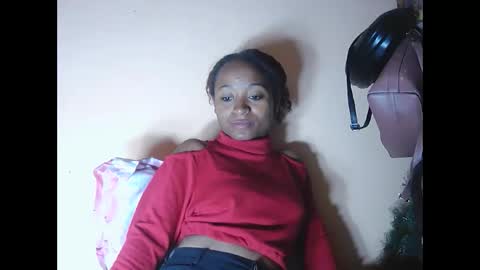 Snapshot of francine925426 chatting on 10/19/25, 04:07 francine925426 online show from 10/19/25, 04:07