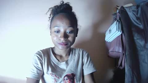 Snapshot of francine925426 chatting on 10/26/25, 03:51 francine925426 online show from 10/26/25, 03:51