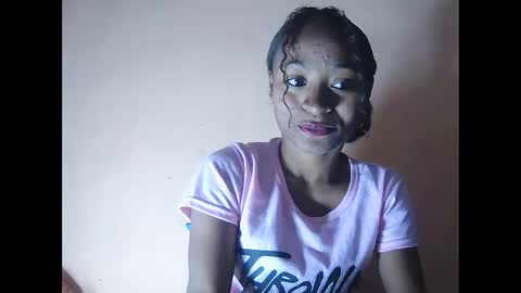 Snapshot of francine925426 chatting on 11/02/25, 06:38 francine925426 online show from 11/02/25, 06:38