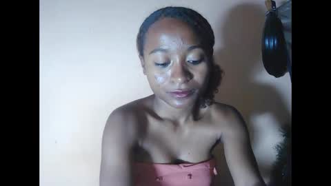 Snapshot of francine925426 chatting on 11/07/25, 04:40 francine925426 online show from 11/07/25, 04:40