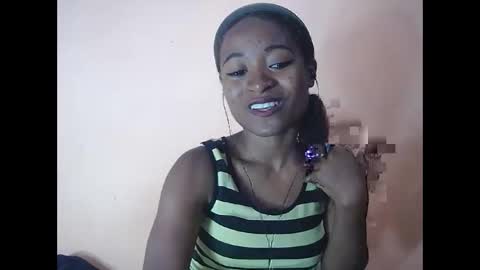 Snapshot of francine925426 chatting on 11/15/25, 08:44 francine925426 online show from 11/15/25, 08:44