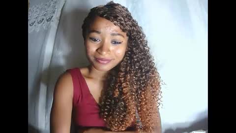 Snapshot of francine925426 chatting on 11/24/25, 01:44 francine925426 online show from 11/24/25, 01:44