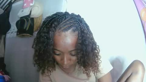 Snapshot of francine925426 chatting on 12/13/25, 07:53 francine925426 online show from 12/13/25, 07:53