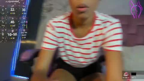 Snapshot of francis_leams chatting on 10/06/25, 07:22 Laura online show from 10/06/25, 07:22