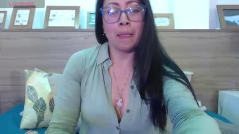 Snapshot of francisca_vera chatting on 06/01/26, 08:32 francisca_vera online show from 06/01/26, 08:32