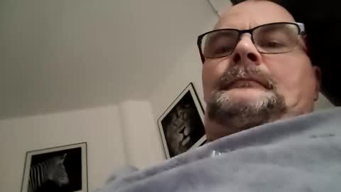 Snapshot of franciscomalin chatting on 11/16/25, 08:42 franciscomalin online show from 11/16/25, 08:42