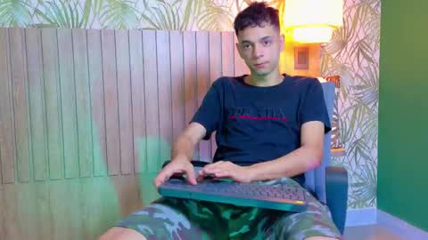 Snapshot of franco_boys chatting on 10/13/25, 09:15 Franco online show from 10/13/25, 09:15