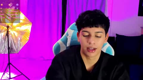 Snapshot of franco_rizzo01 chatting on 10/22/25, 01:50 frank online show from 10/22/25, 01:50