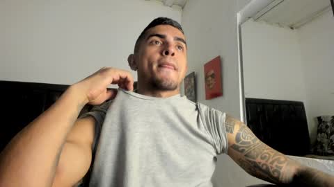 Snapshot of franco_ruiz_ chatting on 12/15/24, 01:13 franco online show from 12/15/24, 01:13