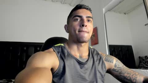 Snapshot of franco_ruiz_ chatting on 12/31/24, 01:47 franco online show from 12/31/24, 01:47