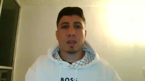 Snapshot of francodelacruz chatting on 10/25/25, 02:52 Francum online show from 10/25/25, 02:52