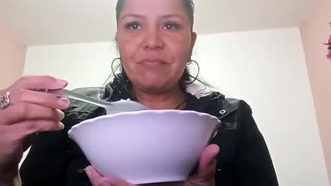 Snapshot of francy_froz chatting on 01/21/25, 11:02 francy froz online show from 01/21/25, 11:02