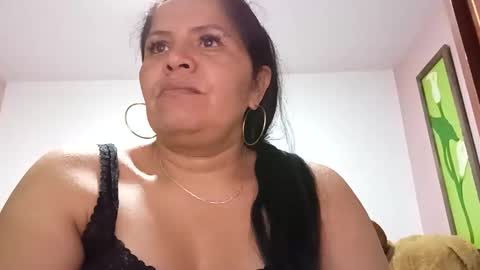 Snapshot of francy_froz chatting on 10/27/25, 02:15 francy froz online show from 10/27/25, 02:15