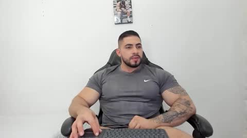 frank_foxx1 online show from 11/26/25, 04:02