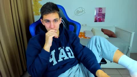 Frank online show from 10/06/25, 05:38