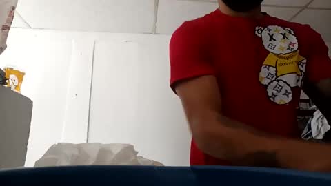 Snapshot of frankdanielsmolano chatting on 04/18/26, 04:22 frankdanielsmolano online show from 04/18/26, 04:22