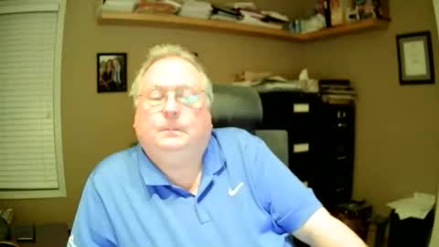 Snapshot of frankie6207 chatting on 11/01/25, 06:26 frankie6207 online show from 11/01/25, 06:26