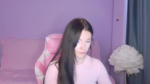 nora online show from 09/15/25, 02:22