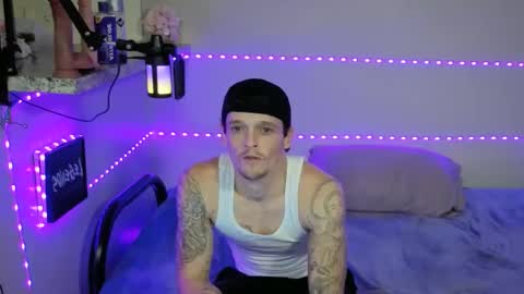 Snapshot of frankoafterdark chatting on 09/14/25, 01:16 Franco online show from 09/14/25, 01:16