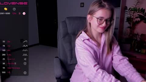 Snapshot of frannpalmer chatting on 02/21/25, 05:09 Frann online show from 02/21/25, 05:09