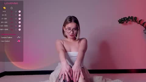 Snapshot of frannpalmer chatting on 11/26/25, 03:24 Frann online show from 11/26/25, 03:24