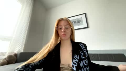 Snapshot of franny_fresh chatting on 02/28/26, 08:26 franny_fresh online show from 02/28/26, 08:26