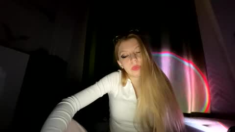 Snapshot of franny_fresh chatting on 03/04/26, 04:02 franny_fresh online show from 03/04/26, 04:02