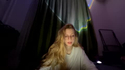 Snapshot of franny_fresh chatting on 03/05/26, 04:03 franny_fresh online show from 03/05/26, 04:03