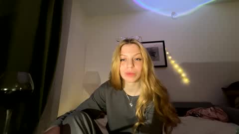 Snapshot of franny_fresh chatting on 03/14/26, 04:12 franny_fresh online show from 03/14/26, 04:12