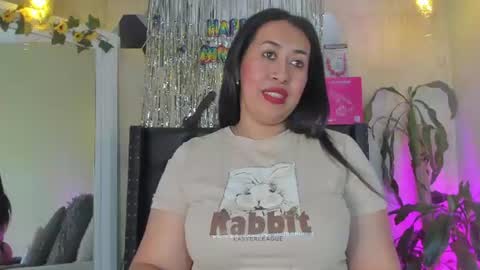 Snapshot of fransheska_mon chatting on 07/28/26, 02:13 Fransheska online show from 07/28/26, 02:13