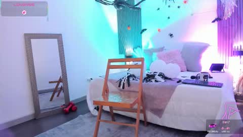 Snapshot of fransheskarossi chatting on 10/26/25, 12:55 Fransheska online show from 10/26/25, 12:55