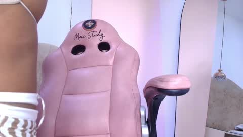 Snapshot of franyeli_5 chatting on 11/14/25, 07:12 FRANYELY online show from 11/14/25, 07:12