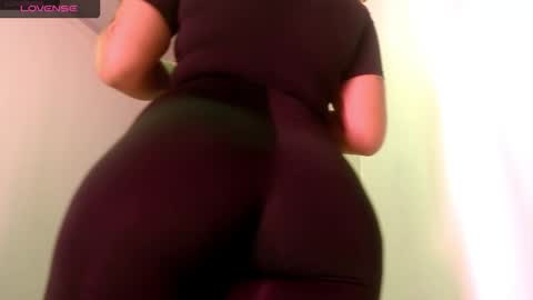 Snapshot of franysteell chatting on 12/17/25, 08:48 FRANY STEELL online show from 12/17/25, 08:48