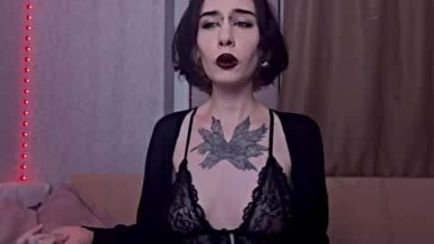 mistress Bastet and  mintcola online show from 11/23/25, 08:08