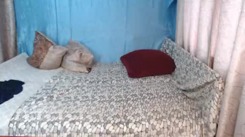 frau_becky online show from 11/24/25, 07:41